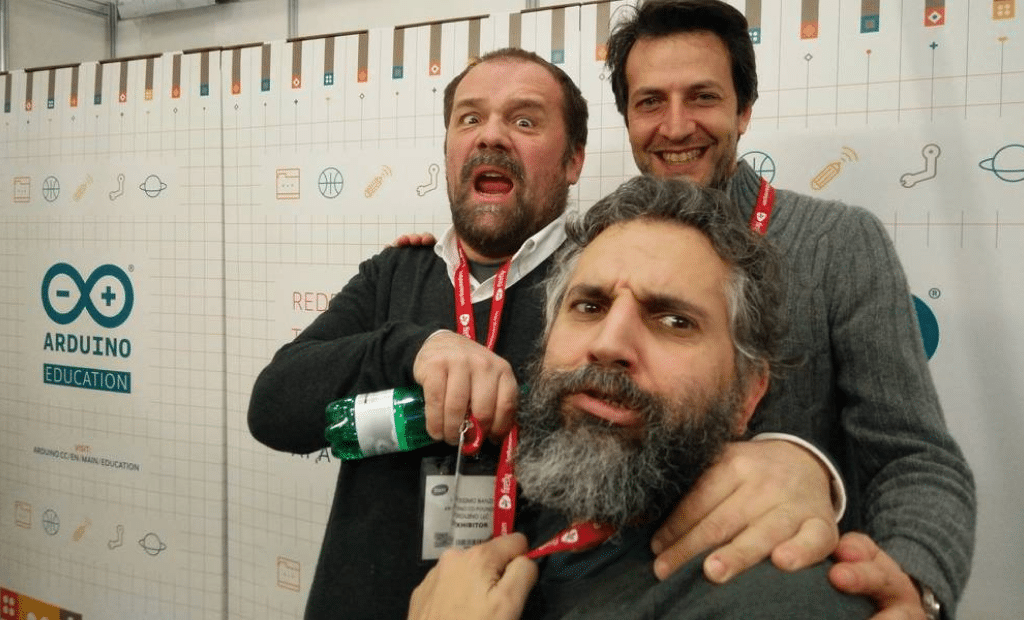 Massimo Banzi e David Cuartielles com o CEO da Arduino, Fabio Violante