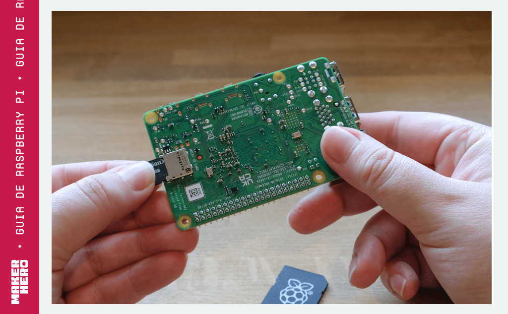 cartão SD no slot da placa Raspberry Pi