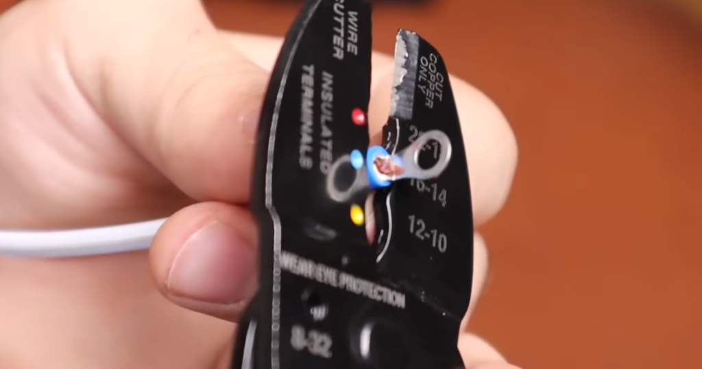 crimpar terminais elétricos